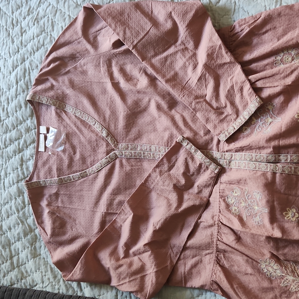 Logo Tunic sz XL NWOT